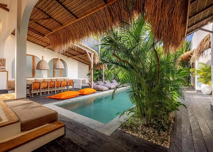 Elegant 4br Pool Families & Groups