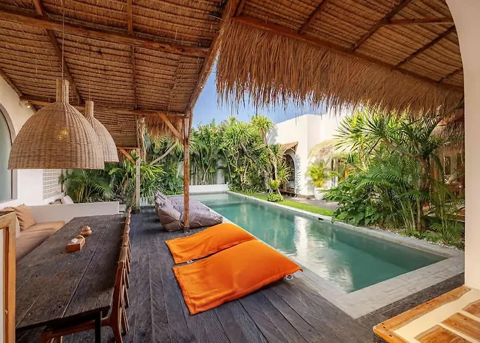 Elegant 4br Pool Families & Groups