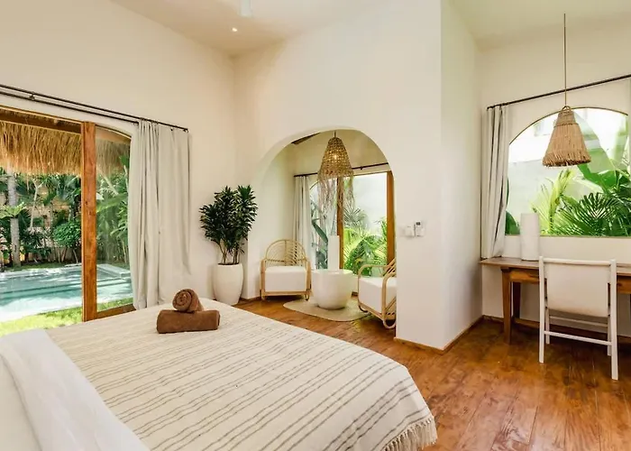 Elegant 4br Pool Families & Groups